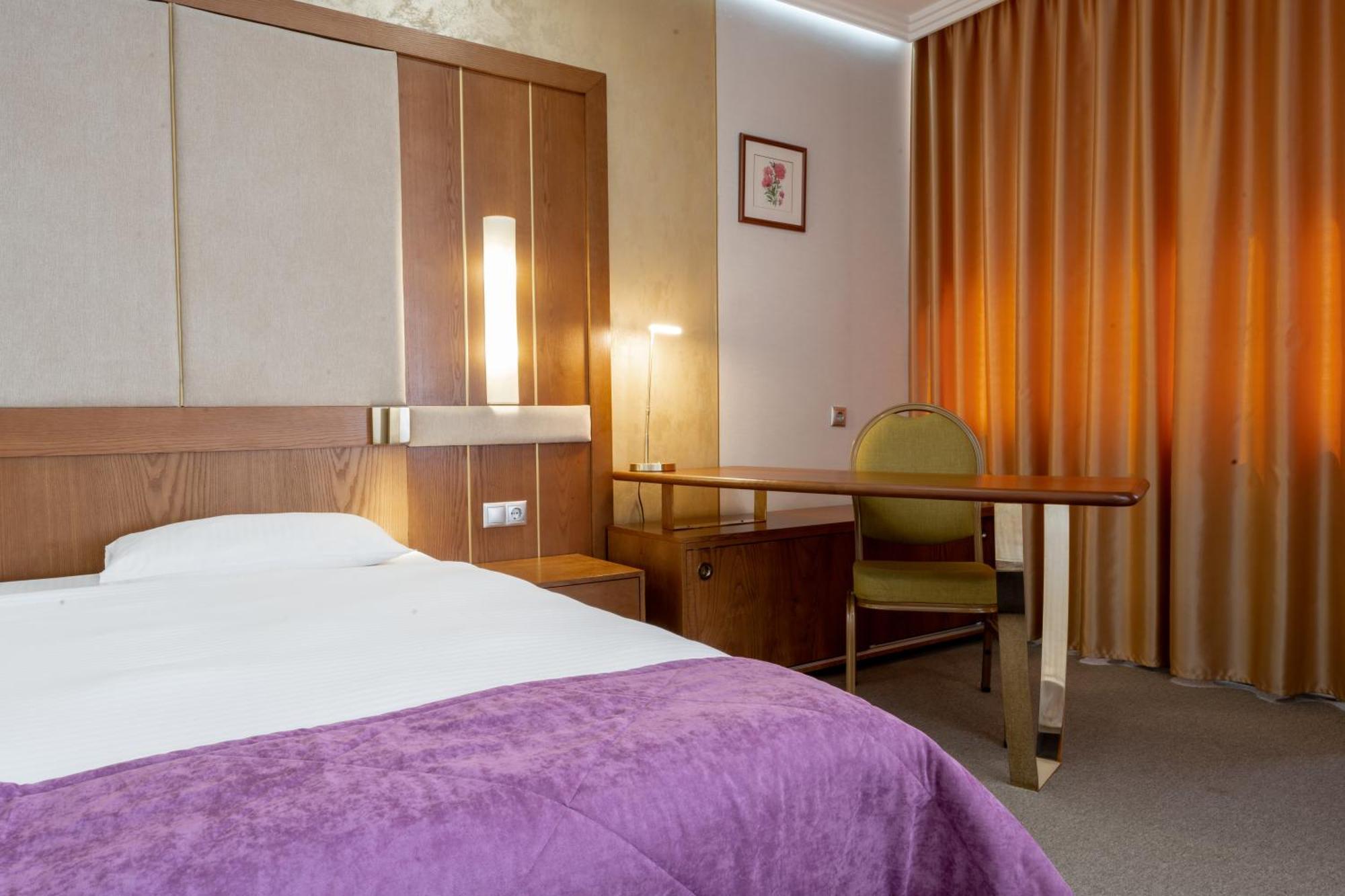 Hotel Reikartz Sky Almaty Extérieur photo