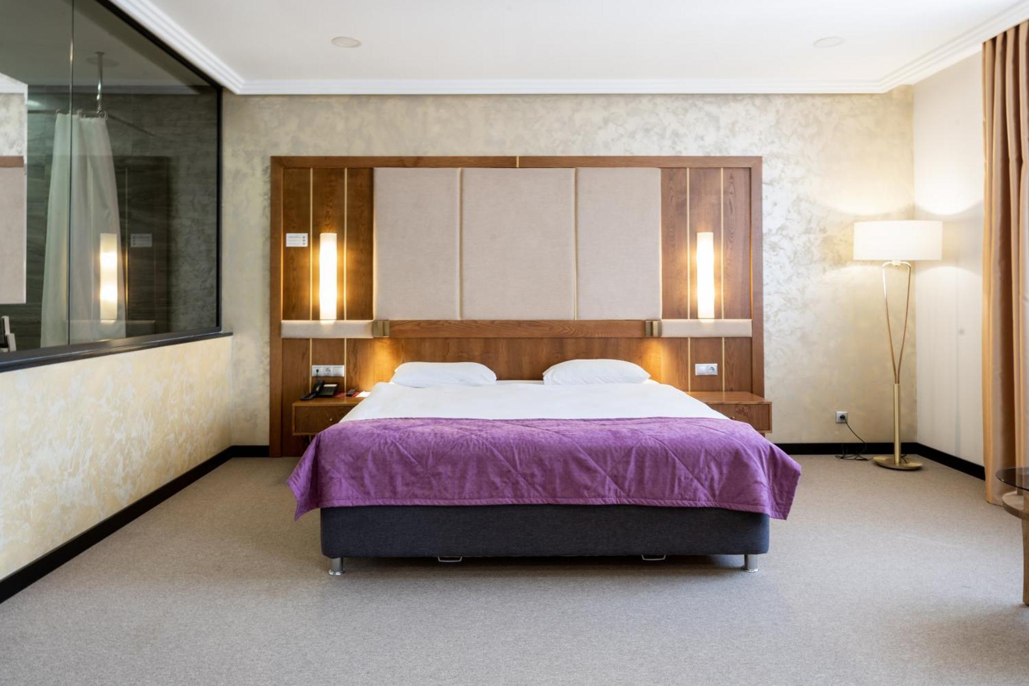 Hotel Reikartz Sky Almaty Extérieur photo