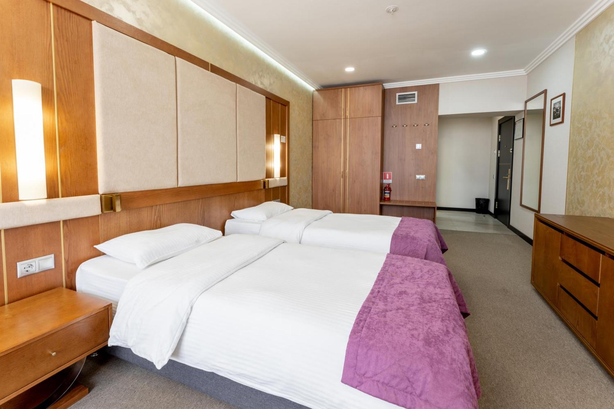 Hotel Reikartz Sky Almaty Extérieur photo
